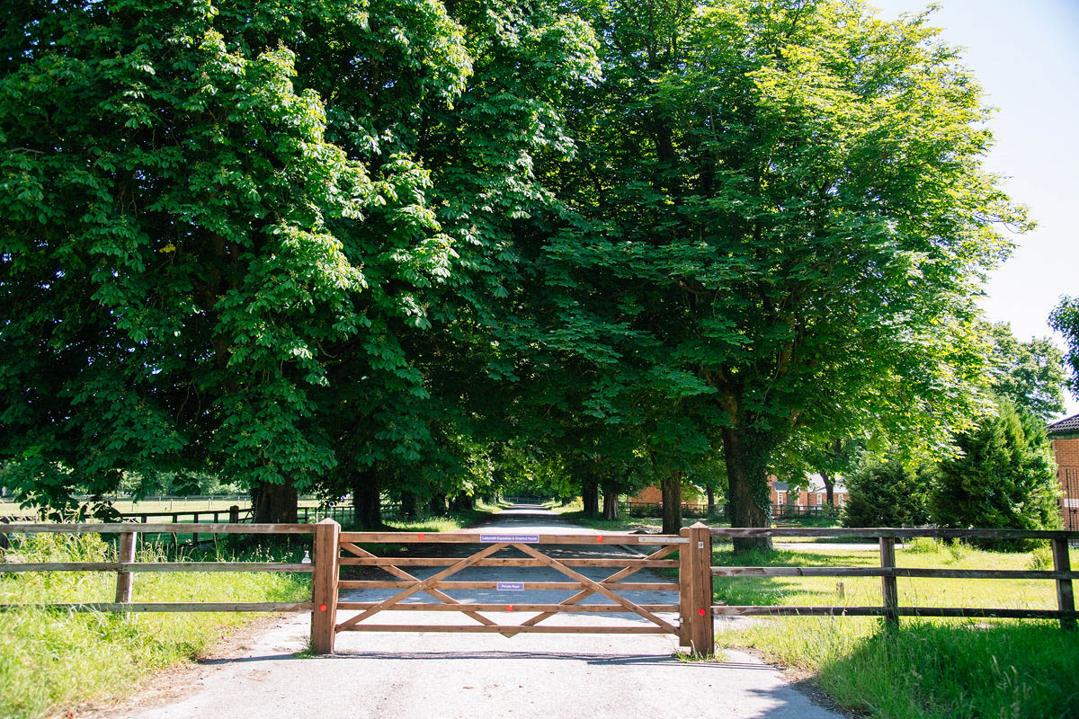 entrance-gate-for-horse-riding-stables